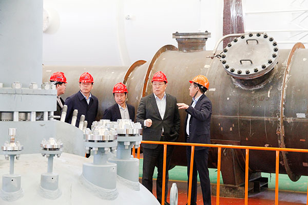 領導2.jpg 領導2.jpg